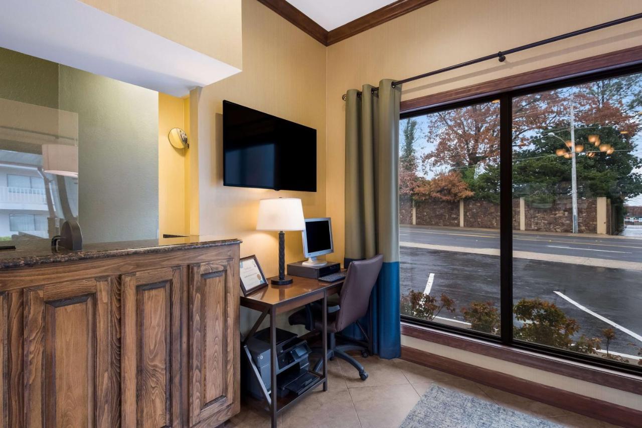 Best Western Winners Circle Hot Springs Exterior foto