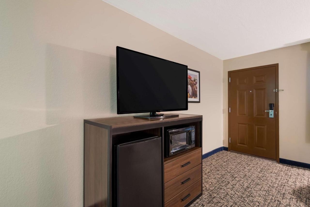 Best Western Winners Circle Hot Springs Exterior foto